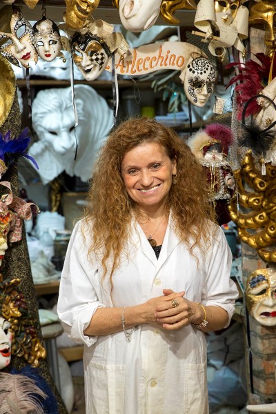Marilisa Dal Cason, Mask Maker - Venezia Autentica | Discover and Support the Authentic Venice - Marilisa creates most of her hand crafted masks by respecting in every single step the traditional venetian mask making techniques.