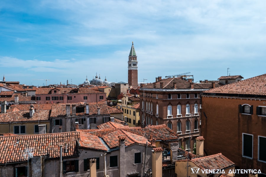 Scala Contarini Del Bovolo Venezia Autentica Discover And Support The Authentic Venice Venice rooftops and ezio's family mashup from assassin's creed ii. scala contarini del bovolo venezia