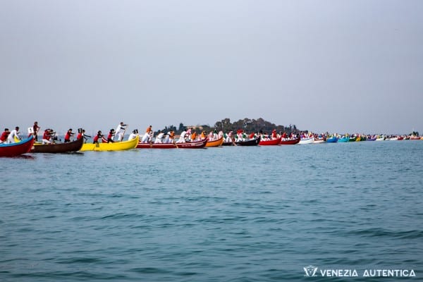 In the lagoon of Venice, 50 traditional venetian boats ready to start their regatta