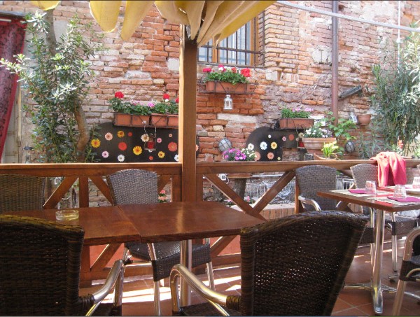 Inside court of the Pizzeria Ristorante Al Profeta