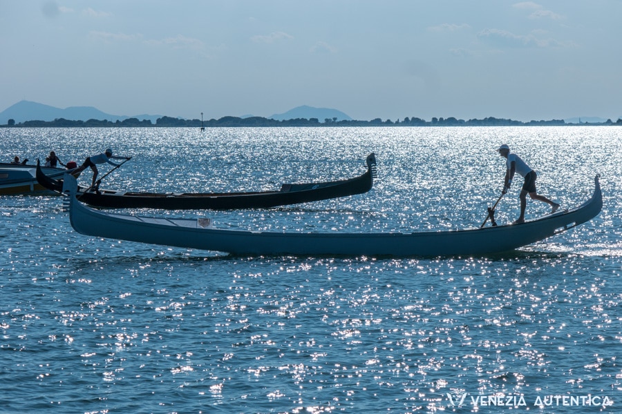 All you need to know about Venetian rowing regattas in Venice - Venezia Autentica | Discover and Support the Authentic Venice - Venice, Culture & Lifestyle: Everything you ever wanted to know about the regattas, the Venetian rowing races in Venice, Italy