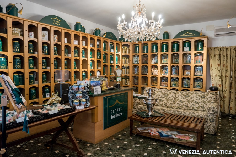 Peter's Tea House shop in Venice, Italy. Cups, teapots, infusions, and every type of excellent tea can be found here, in the only tea house in Venice.