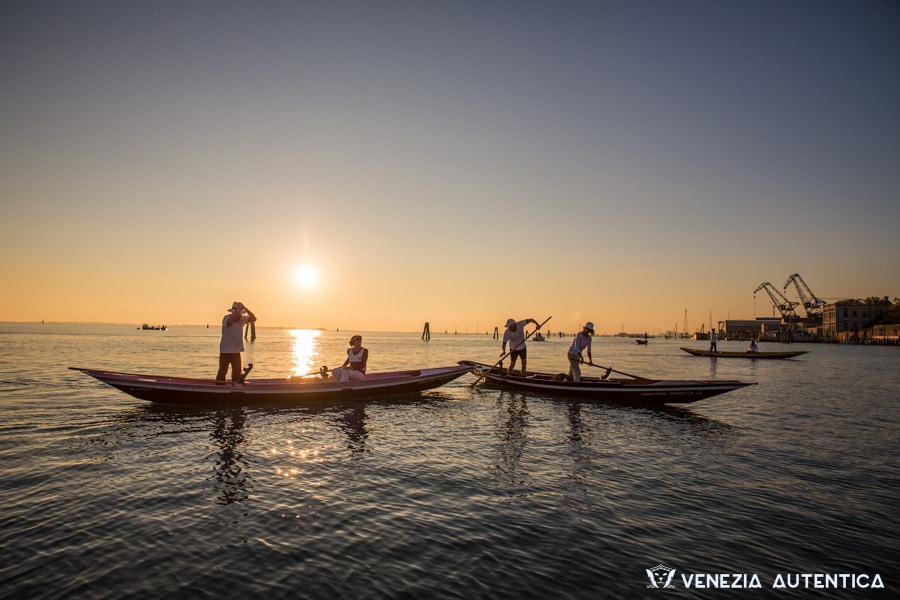 All you need to know about Venetian rowing regattas in Venice - Venezia Autentica | Discover and Support the Authentic Venice - Venice, Culture & Lifestyle: Everything you ever wanted to know about the regattas, the Venetian rowing races in Venice, Italy