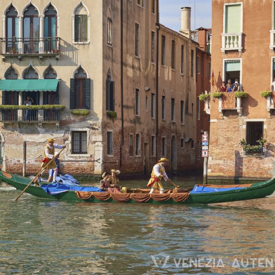 Everything about the fascinating world of Venetian Rowing - Venetian Rowing - Venezia Autentica | Discover and Support the Authentic Venice - Venetian rowing is known as what what gondoliers do. However, there is an entire world and community behind this unique ancient Venetian sport!