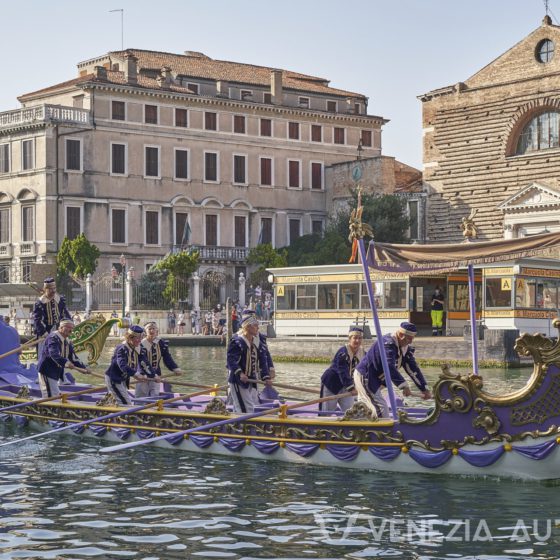 Everything about the fascinating world of Venetian Rowing - Venetian Rowing - Venezia Autentica | Discover and Support the Authentic Venice - Venetian rowing is known as what what gondoliers do. However, there is an entire world and community behind this unique ancient Venetian sport!