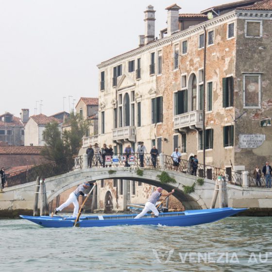 Everything about the fascinating world of Venetian Rowing - Venetian Rowing - Venezia Autentica | Discover and Support the Authentic Venice - Venetian rowing is known as what what gondoliers do. However, there is an entire world and community behind this unique ancient Venetian sport!