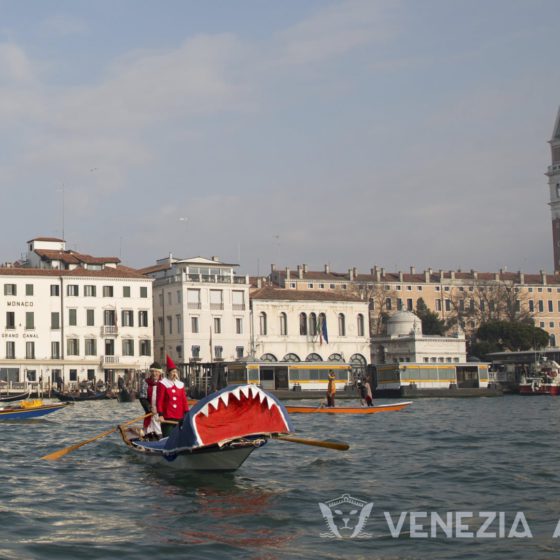 Everything about the fascinating world of Venetian Rowing - Venetian Rowing - Venezia Autentica | Discover and Support the Authentic Venice - Venetian rowing is known as what what gondoliers do. However, there is an entire world and community behind this unique ancient Venetian sport!